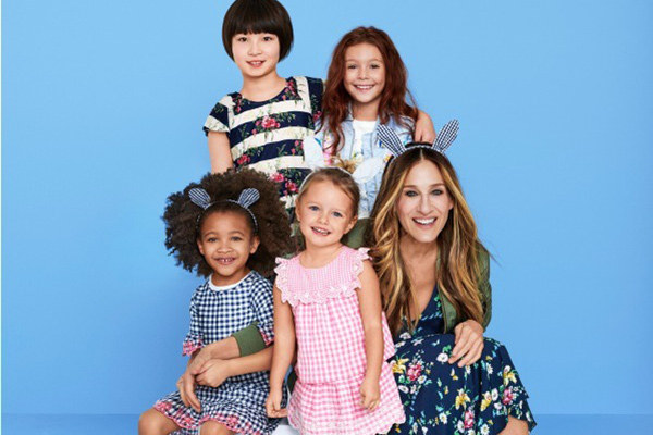 GAP×サラ・ジェシカ・パーカーの限定キッズコレクション、お下がり服にインスパイア