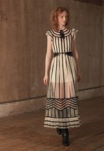 レッド ヴァレンティノ 18年プレフォールコレクション - クラシックな英国ガールにアニマル柄を融合｜写真30