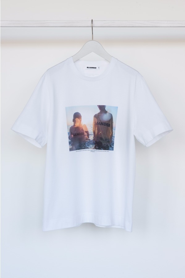 ジル・サンダー×マリオ・ソレンティのコラボTシャツ、世界遺産で撮影 
