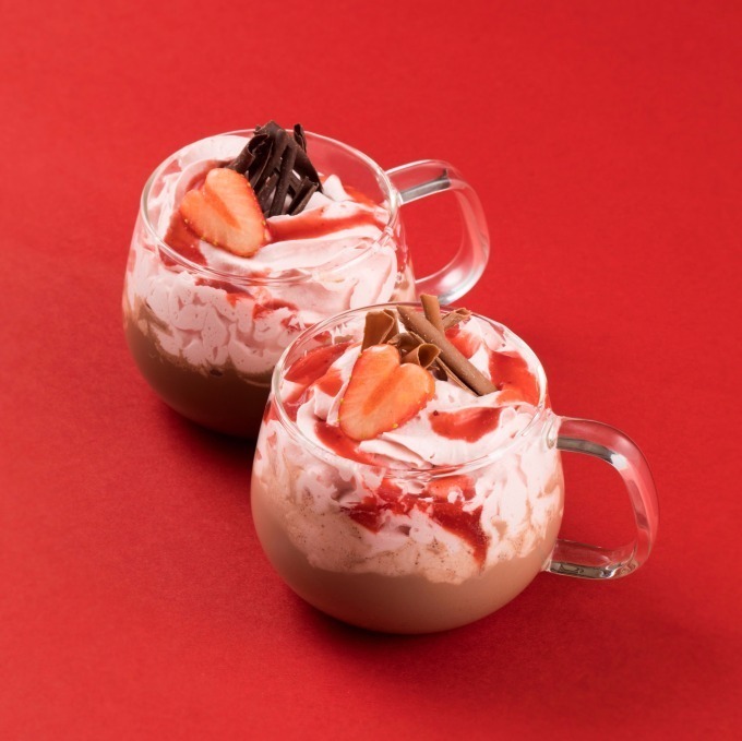 リンツからストロベリー風味の濃厚ホットチョコレート - 苺ホイップ＆ソースを合わせて｜写真2