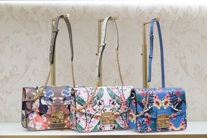 FURLA花柄ショルダーバッグショルダーバッグ