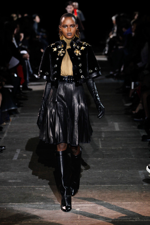 ジバンシィ バイ リカルド ティッシ  2012-13年秋冬 <span>コレクション</span> - 写真18