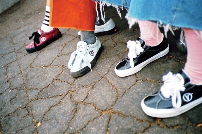 X-girl×VANS×メイドミーのコラボスニーカー、レザーアッパーに厚底ソール＆太めシューレース｜写真2