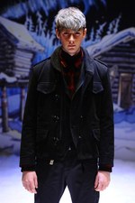 ファクトタム 2012-13年秋冬コレクション - 心地よいアイテムのレイヤードでつくる温かみのあるスタイル｜写真40