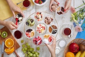 コールド・ストーンより“自分で混ぜる”アイス - 6種フレーバーのアイス&トッピングのセット|写真1