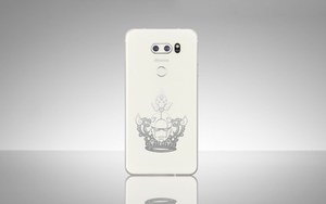 絶版品　千値練　LG L02K　ジョジョスマホスタンド 全てがジョジョ仕様のスマートフォン「JOJO L-02K」ドコモから