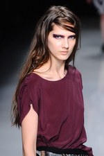 カミシマチナミ 2012-13年秋冬コレクション - 春へ向けた生命力溢れる力強さを鮮やかに描き出す｜写真4