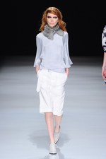 カミシマチナミ 2012-13年秋冬コレクション - 春へ向けた生命力溢れる力強さを鮮やかに描き出す｜写真6