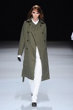 カミシマチナミ 2012-13年秋冬コレクション - 春へ向けた生命力溢れる力強さを鮮やかに描き出す｜写真7