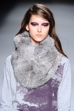 カミシマチナミ 2012-13年秋冬コレクション - 春へ向けた生命力溢れる力強さを鮮やかに描き出す｜写真10