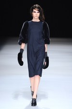 カミシマチナミ 2012-13年秋冬コレクション - 春へ向けた生命力溢れる力強さを鮮やかに描き出す｜写真17