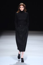 カミシマチナミ 2012-13年秋冬コレクション - 春へ向けた生命力溢れる力強さを鮮やかに描き出す｜写真21