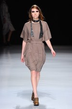 カミシマチナミ 2012-13年秋冬コレクション - 春へ向けた生命力溢れる力強さを鮮やかに描き出す｜写真27