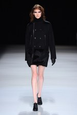 カミシマチナミ 2012-13年秋冬コレクション - 春へ向けた生命力溢れる力強さを鮮やかに描き出す｜写真35