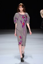カミシマチナミ 2012-13年秋冬コレクション - 春へ向けた生命力溢れる力強さを鮮やかに描き出す｜写真38