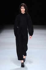 カミシマチナミ 2012-13年秋冬コレクション - 春へ向けた生命力溢れる力強さを鮮やかに描き出す｜写真47