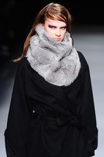 カミシマチナミ 2012-13年秋冬コレクション - 春へ向けた生命力溢れる力強さを鮮やかに描き出す｜写真52