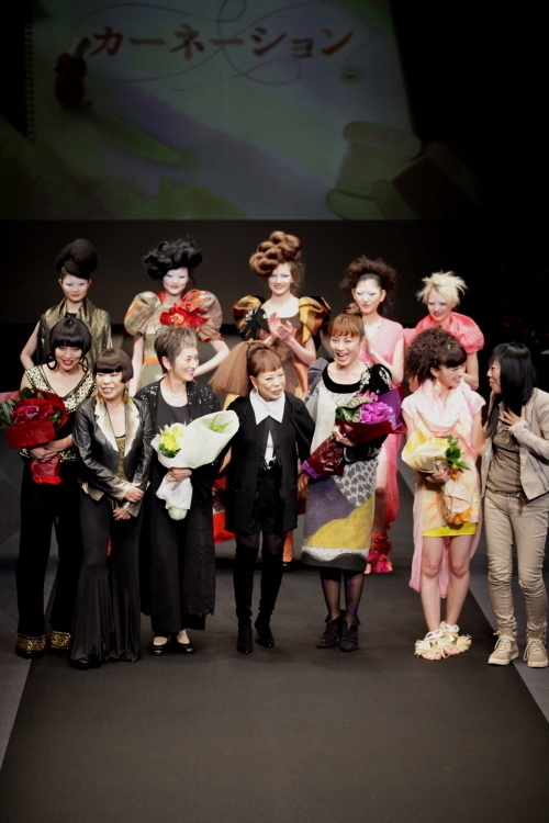 ヒロコ コシノ 2012-13年秋冬コレクション - 日本を代表するデザイナー三姉妹で祝福