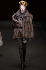 ヒロコ コシノ 2012-13年秋冬コレクション - 日本を代表するデザイナー三姉妹でフィナーレを祝福｜写真38