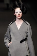 ヒロコ コシノ 2012-13年秋冬コレクション - 日本を代表するデザイナー三姉妹でフィナーレを祝福｜写真56