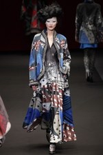 ヒロコ コシノ 2012-13年秋冬コレクション - 日本を代表するデザイナー三姉妹でフィナーレを祝福｜写真81