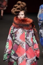 ヒロコ コシノ 2012-13年秋冬コレクション - 日本を代表するデザイナー三姉妹でフィナーレを祝福｜写真83