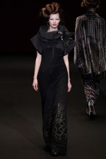 ヒロコ コシノ 2012-13年秋冬コレクション - 日本を代表するデザイナー三姉妹でフィナーレを祝福｜写真96