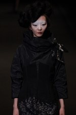 ヒロコ コシノ 2012-13年秋冬コレクション - 日本を代表するデザイナー三姉妹でフィナーレを祝福｜写真98