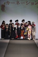 ヒロコ コシノ 2012-13年秋冬コレクション - 日本を代表するデザイナー三姉妹でフィナーレを祝福｜写真111