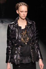 ソマルタ(SOMARTA) 2012-13年秋冬コレクション - 母親のような力強く優しい女性像｜写真17