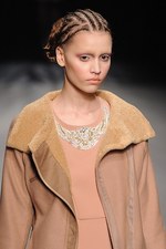 ソマルタ(SOMARTA) 2012-13年秋冬コレクション - 母親のような力強く優しい女性像｜写真22