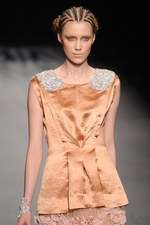 ソマルタ(SOMARTA) 2012-13年秋冬コレクション - 母親のような力強く優しい女性像｜写真24