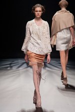 ソマルタ(SOMARTA) 2012-13年秋冬コレクション - 母親のような力強く優しい女性像｜写真27