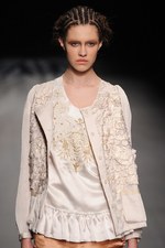 ソマルタ(SOMARTA) 2012-13年秋冬コレクション - 母親のような力強く優しい女性像｜写真28