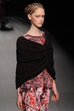 ソマルタ(SOMARTA) 2012-13年秋冬コレクション - 母親のような力強く優しい女性像｜写真32