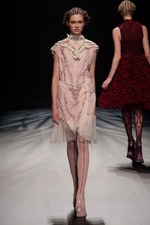 ソマルタ(SOMARTA) 2012-13年秋冬コレクション - 母親のような力強く優しい女性像｜写真45