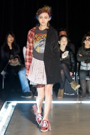 ノゾミ イシグロ タンバリン 2012-13年秋冬コレクション - 未来への希望を表現したアメカジスタイル｜写真10