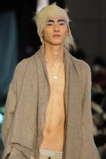 エトヴァス ボネゲ 2012-13年秋冬コレクション　- "1/2"をテーマにした次世代ファッション｜写真23