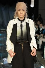 エトヴァス ボネゲ 2012-13年秋冬コレクション　- "1/2"をテーマにした次世代ファッション｜写真29