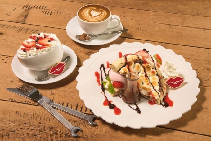 マックス ブレナー×ディーゼルのバレンタインメニュー、リップマークのせたチョコピザなど