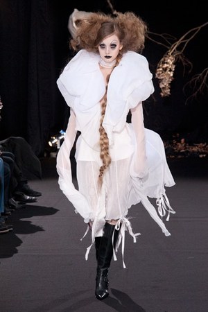 アリスアウアア 2012-13年秋冬コレクション - 夢の世界をロマンチックなショーで披露｜写真10