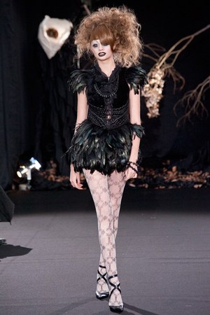 アリスアウアア 2012-13年秋冬コレクション - 夢の世界をロマンチックなショーで披露｜写真21