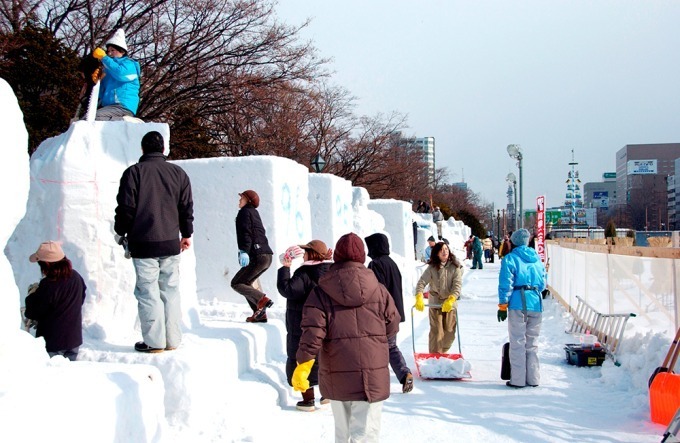 「第69回さっぽろ雪まつり」"鉄腕アトム"や"FF"の大雪像、雪の滑り台などの屋外会場も｜写真9