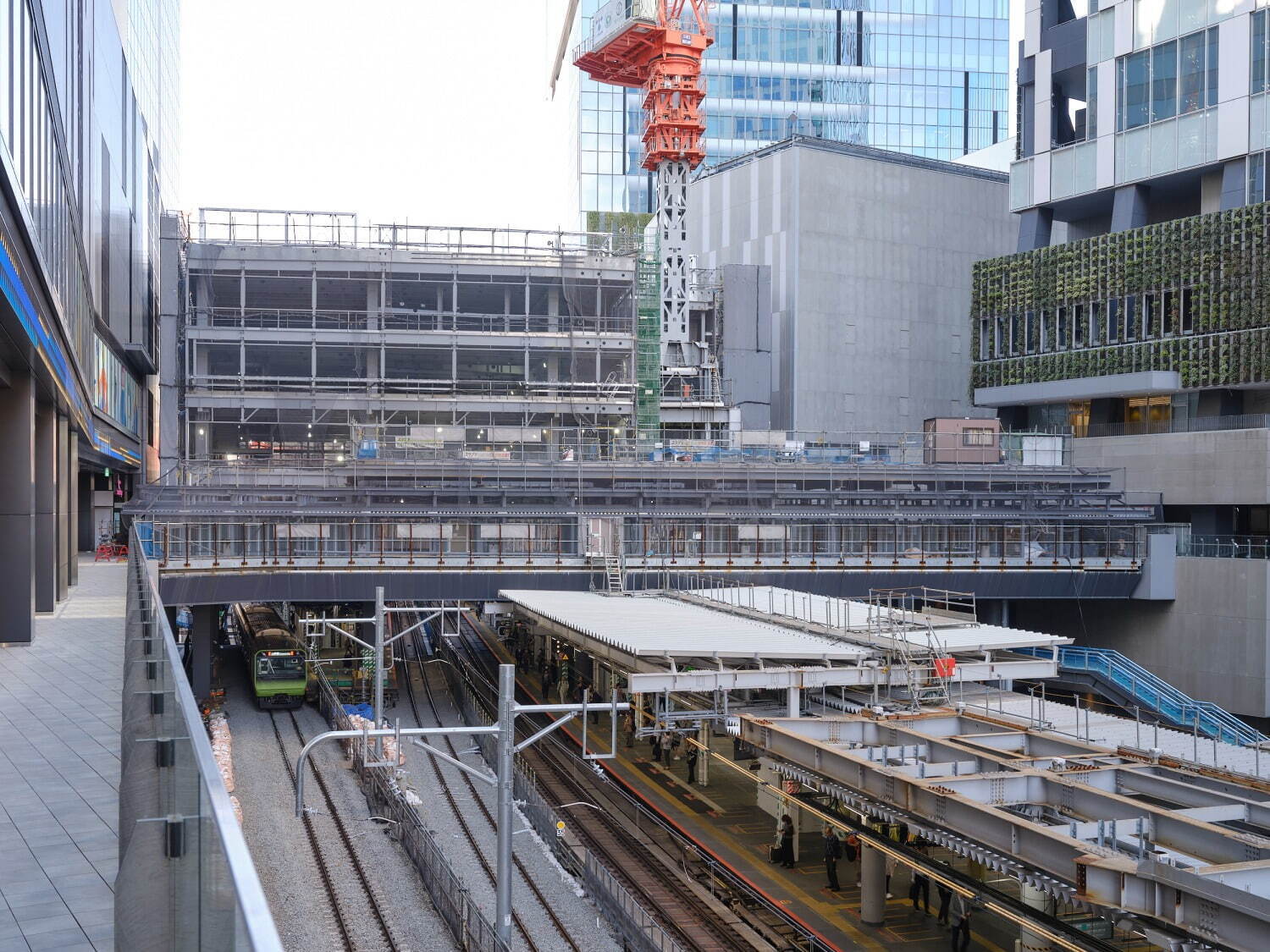 「渋谷サクラステージ」2つの高層ビルを擁す渋谷駅桜丘口の大規模再開発、歩行者デッキ・屋外広場を整備｜写真45