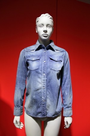 キューン(CUNE) 2012-13年秋冬コレクション - "腸と白目"をテーマに愉快で不思議な服が誕生｜写真5