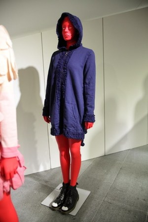 キューン(CUNE) 2012-13年秋冬コレクション - "腸と白目"をテーマに愉快で不思議な服が誕生｜写真15