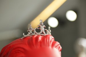キューン(CUNE) 2012-13年秋冬コレクション - "腸と白目"をテーマに愉快で不思議な服が誕生｜写真20