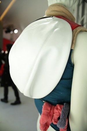 キューン(CUNE) 2012-13年秋冬コレクション - "腸と白目"をテーマに愉快で不思議な服が誕生｜写真33