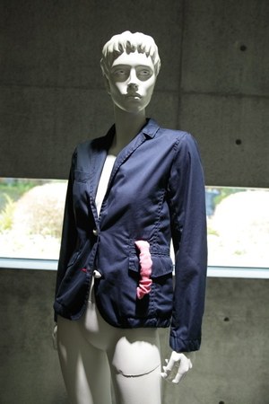 キューン(CUNE) 2012-13年秋冬コレクション - "腸と白目"をテーマに愉快で不思議な服が誕生｜写真35