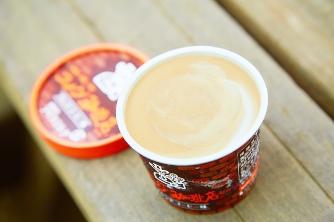コメダ珈琲店のブレンドコーヒーがカップアイスに、全国のファミリーマートなどで期間限定発売｜写真2
